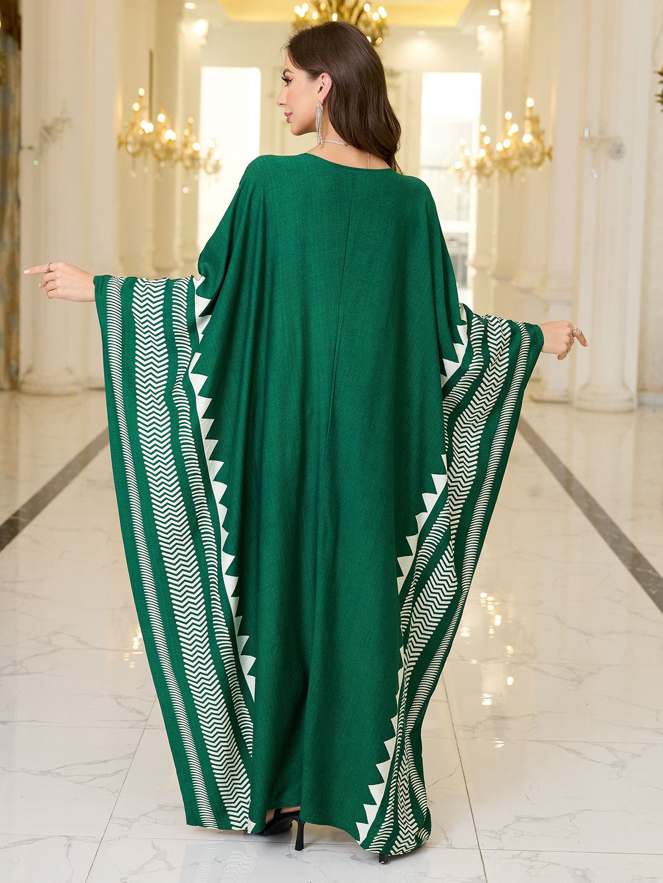 Geometric Pattern Kaftan Maxi Dress with Long Batwing Sleeves for Beach Cover Up